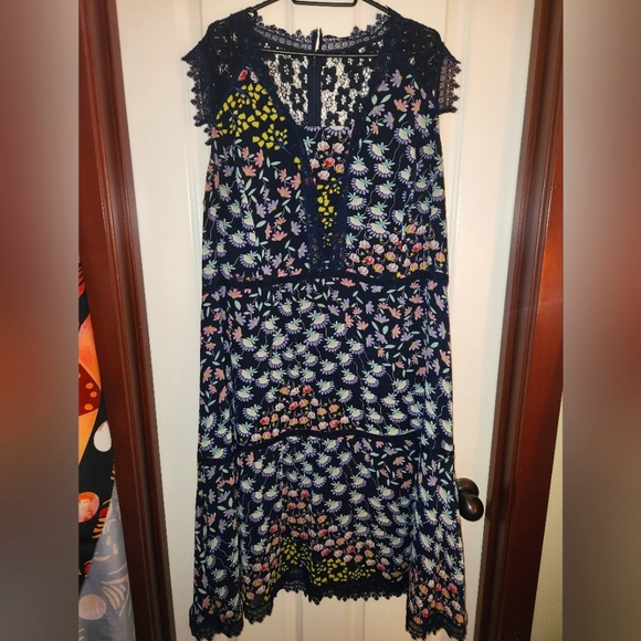 Summer Floral Lacey NANETTE LEPORE - Picture 1 of 2